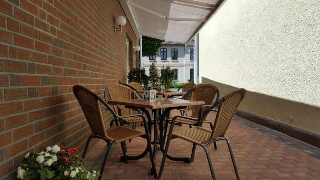 Hotel Drostenhof Garni Esens Kültér fotó